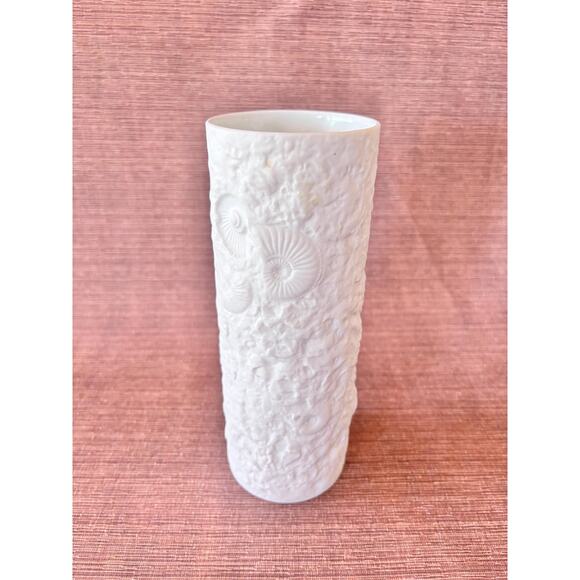 Vintage AK Kaiser Vase 187–Bisque Porcelain Ammonite Relief – West Germany 1970s